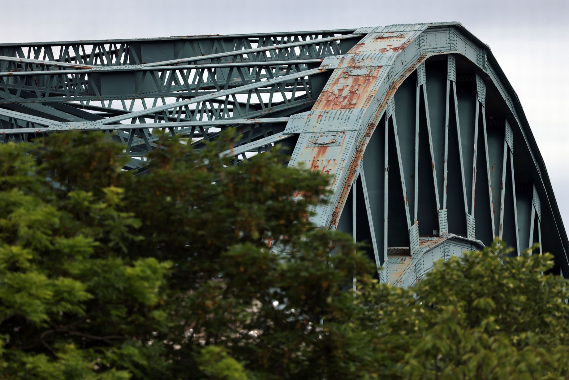 Tyne Bridge must be refurbished